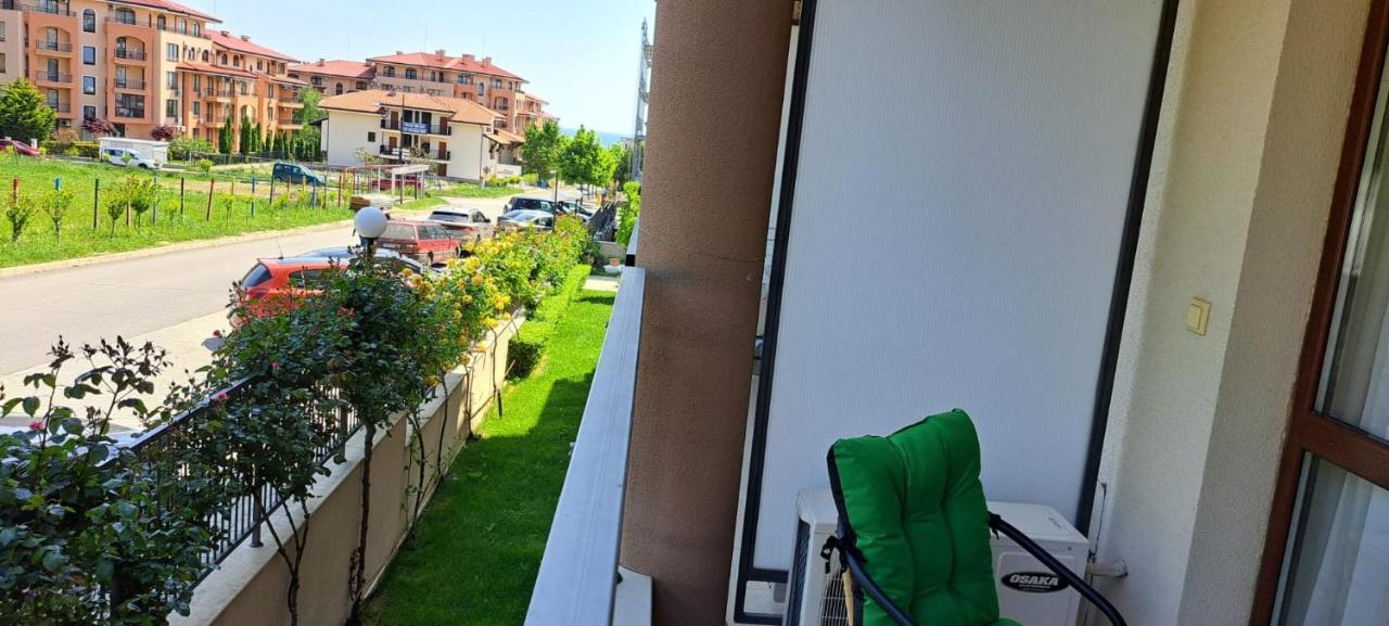 Patrick'S Apartments - Sorrento Sole Mare, Sveti Vlas Exteriör bild
