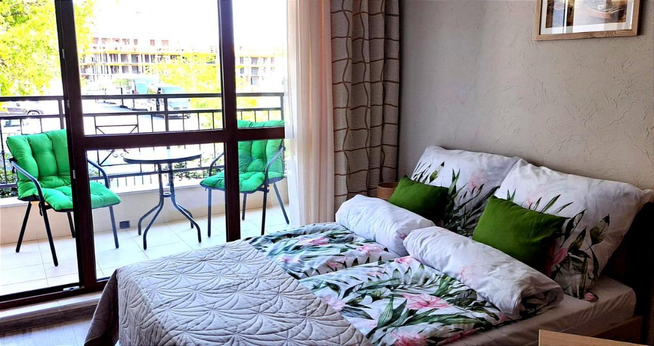 Patrick'S Apartments - Sorrento Sole Mare, Sveti Vlas Exteriör bild
