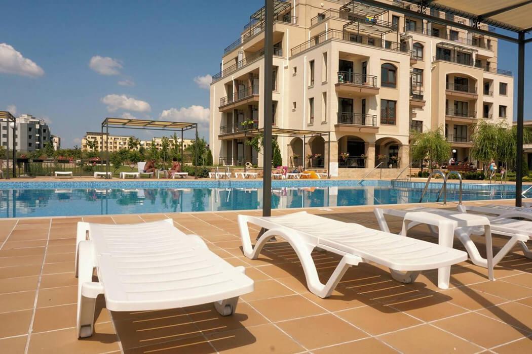 Patrick'S Apartments - Sorrento Sole Mare, Sveti Vlas Exteriör bild