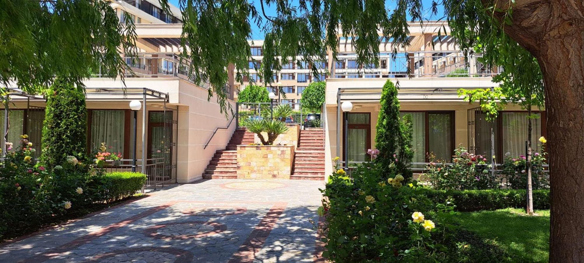 Patrick'S Apartments - Sorrento Sole Mare, Sveti Vlas Exteriör bild