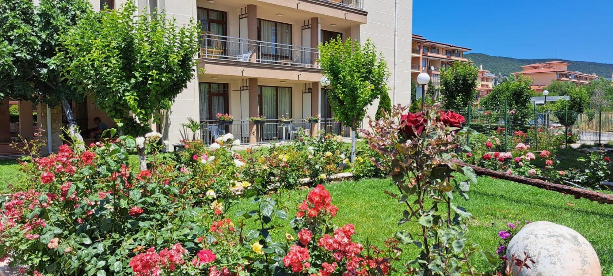 Patrick'S Apartments - Sorrento Sole Mare, Sveti Vlas Exteriör bild